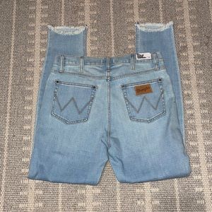 NWT Wrangler Skinny Jeans Size 29